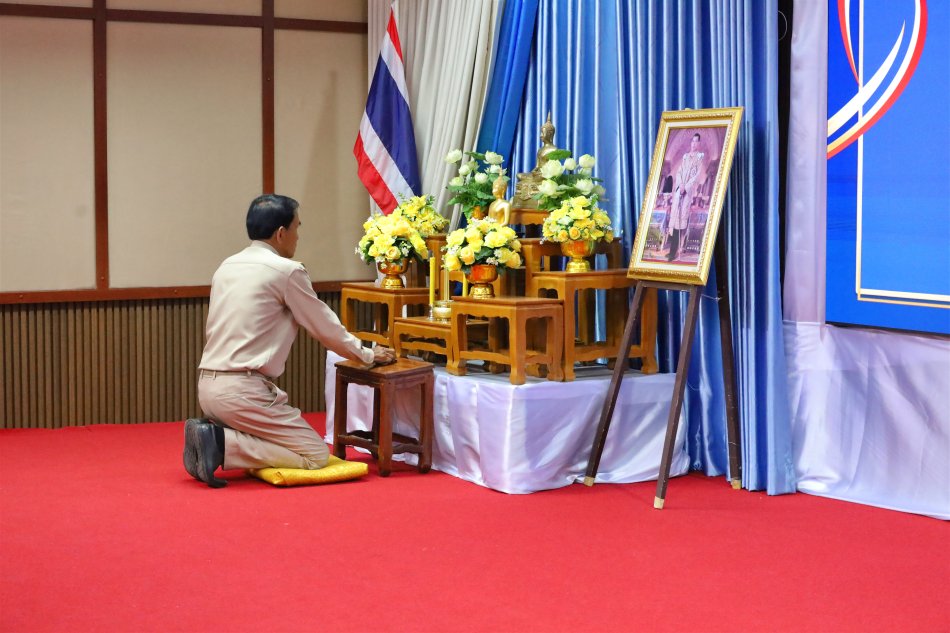 วันพฤหัสบดีที่ 24 กันยายน 2569  เวลา 10.00 น. ณ ห้องประชุมรวมใจเทศบาลตำบลบ้านจั่น อ.เมือง จ.อุดรธานี         เทศบาลตำบลบ้านจั่น จัดประชุมสภาเทศบาลตำบลบ้านจั่น สมัยสามัญ สมัยที่ 3 ครั้งที่ 4/2569  เรื่องญัตติขอเสนอพิจารณา ดังนี้.-        1. เรื่อง ขอเสนอญัตติขอความเห็นชอบยกโครงการใช้จ่ายเงินสะสม ประจำปีงบประมาณ พ.ศ. 2568 (กองสาธารณสุขและสิ่งแวดล้อม)        2. เรื่อง ขอเสนอญัตติขอความเห็นชอบยกเลิกโครงการใช้จ่ายเงินสะสมประจำปีงบประมาณ พ.ศ.2569 และประจำปีงบประมาณ พ.ศ. 2569 (กองช่าง)       3.  เรื่อง ขอเสนอญัตติขอความเห็นชอบปรับลดวงเงินสะสม ประจำปีงบประมาณ พ.ศ.2568 (กองช่าง)      4.  เรื่อง ขอเสนอญัตติขออนุมัติใช้จ่ายเงินสะสมของเทศบาลตำบลบ้านจั่นประจำปีงบประมาณ พ.ศ. 2569  (กองช่าง)      5.  เรื่อง ขอเสนอญัตติขออนุมัติแก้ไขเปลี่ยนแปลงคำชี้แจง งบประมาณรายจ่ายประจำปีงบประมาณ พ.ศ. 2569 (กองช่าง)      6.  เรื่อง  ขอเสนอญัตติขออนุมัติใช้จ่ายเงินสะสมของเทศบาลตำบลบ้านจั่น ประจำปีงบประมาณ 2569 (สำนักปลัดเทศบาลฯ งานป้องกันกันและบรรเทาสาธารณภัย)      7.  เรื่อง ขอเสนอญัตติขอความเห็นชอบกู้เงินทุนส่งเสร
