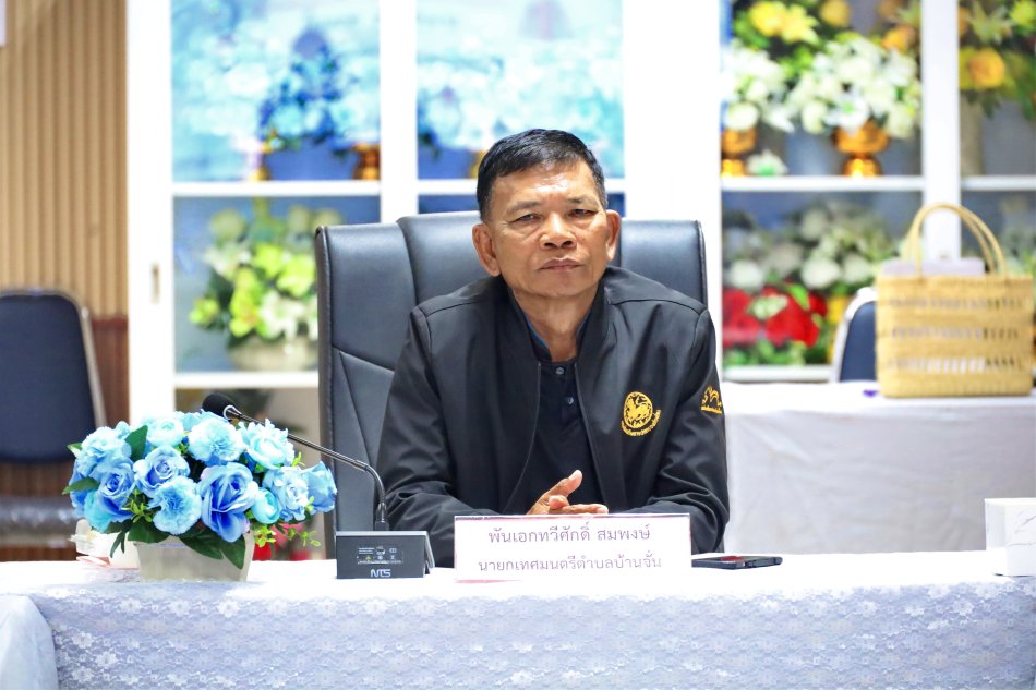 วันพฤหัสบดีที่ 23 กรกฎาคม 2569 เวลา 14.00 น. ณ ห้องประชุมรวมใจเทศบาลตำบลบ้านจั่น           พันเอก (พิเศษ) ทวีศักดิ์ สมพงษ์ นายกเทศมนตรีตำบลบ้านจั่น เป็นประธานให้การต้อนรับคณะกรรมการประเมินการประกันคุณภาพภายนอก ระดับการศึกษาปฐมวัย ในการลงพื้นที่ประเมินคุณภาพภายนอกของศูนย์พัฒนาเด็กเล็กบ้านจั่นศรีวิไล และศูนย์พัฒนาเด็กเล็กเทศบาลตำบลบ้านจั่น          เพื่อตรวจประเมินคุณภาพการจัดการศึกษาปฐมวัยให้เป็นไปตามมาตรฐานการศึกษา พร้อมทั้งส่งเสริมและพัฒนาคุณภาพการจัดการศึกษา สร้างความเชื่อมั่นแก่ผู้ปกครอง ชุมชน และทุกภาคส่วน รวมถึงยกระดับการเรียนรู้และการพัฒนาเด็กปฐมวัยให้มีคุณภาพอย่างต่อเนื่อง