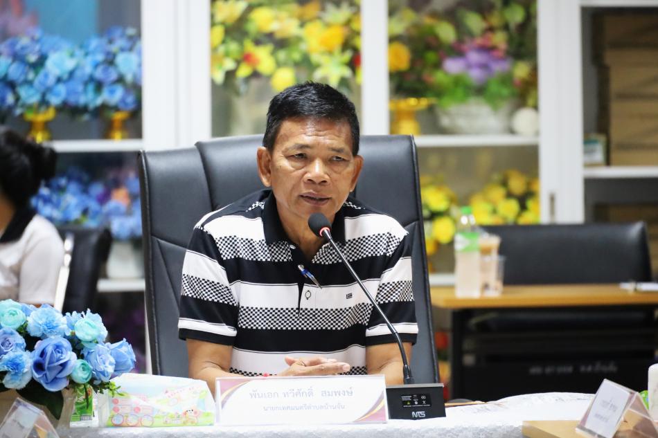 วันอังคารที่ 28 เมษายน 2569        เทศบาลตำบลบ้านจั่น จัดประชุมแผนปฏิบัติการประจำปีการศึกษา พ.ศ. 2569  ของศูนย์พัฒนาเด็กเล็กในสังกัดเทศบาลตำบลบ้านจั่น โดยมี พันเอก ทวีศักดิ์ สมพงษ์ นายกเทศมนตรีตำบลบ้านจั่น เป็นประธานในการประชุม      เพื่อพัฒนาการศึกษาให้สอดคล้องกับบริบทของพื้นที่ ยกระดับคุณภาพการจัดการเรียนรู้ของศูนย์พัฒนาเด็กเล็กให้ได้มาตรฐาน ส่งเสริมพัฒนาการเด็กปฐมวัยอย่างรอบด้าน ทั้งด้านร่างกาย อารมณ์ สังคม และสติปัญญา ตลอดจนเตรียมความพร้อมให้เด็กมีพื้นฐานที่ดีสำหรับการศึกษาในระดับที่สูงขึ้น