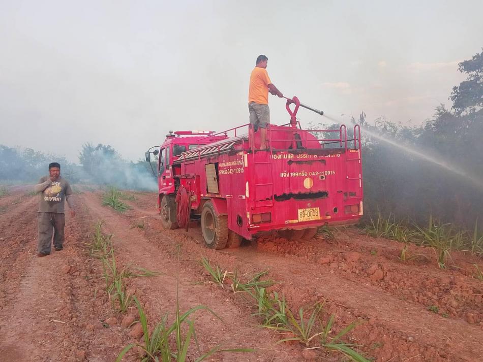 วันพฤหัสบดีที่ 19 มีนาคม 2569   งานป้องกันและบรรเทาสาธารณภัย เทศบาลตำบลบ้านจั่น ได้รับแจ้งเหตุเพลิงไหม้บริเวณ สะพานรวมใจ ชุมชนบ้านจั่น เจ้าหน้าที่ได้เข้าระงับเหตุ โดยสามารถควบคุมเพลิงได้ในเวลา 17.30 น.